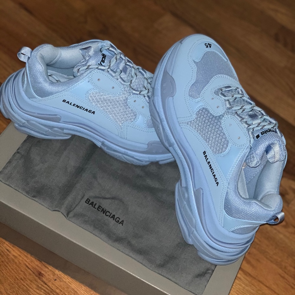 SOLD ‼️ Balenciaga Triple S chunky sneaker